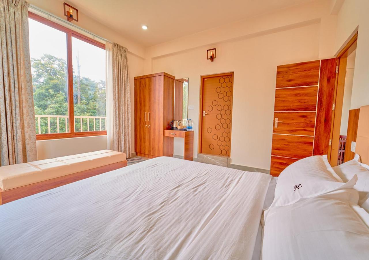 Glen Castle Vagamon Pool Resort By Voye Homes Екстер'єр фото