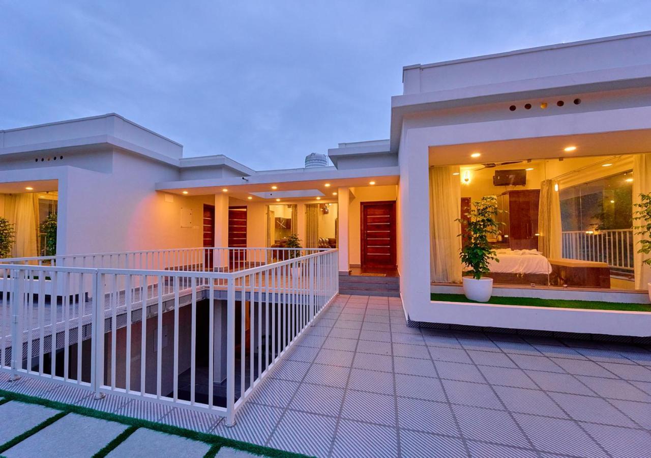 Glen Castle Vagamon Pool Resort By Voye Homes Екстер'єр фото