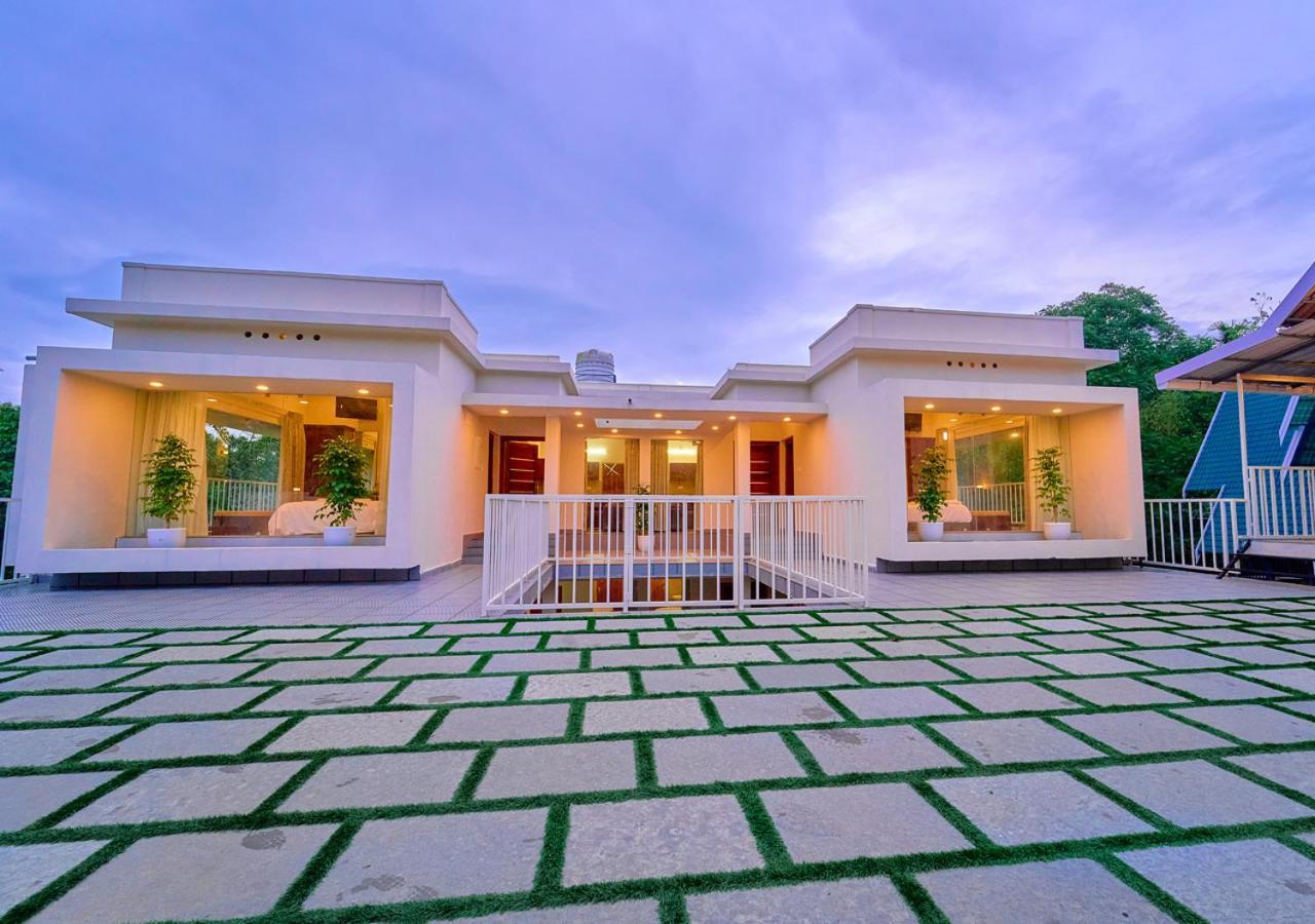 Glen Castle Vagamon Pool Resort By Voye Homes Екстер'єр фото