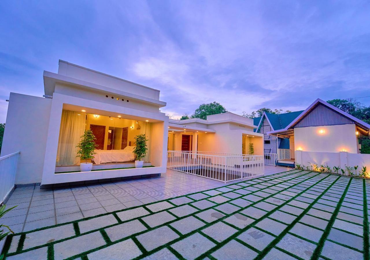 Glen Castle Vagamon Pool Resort By Voye Homes Екстер'єр фото