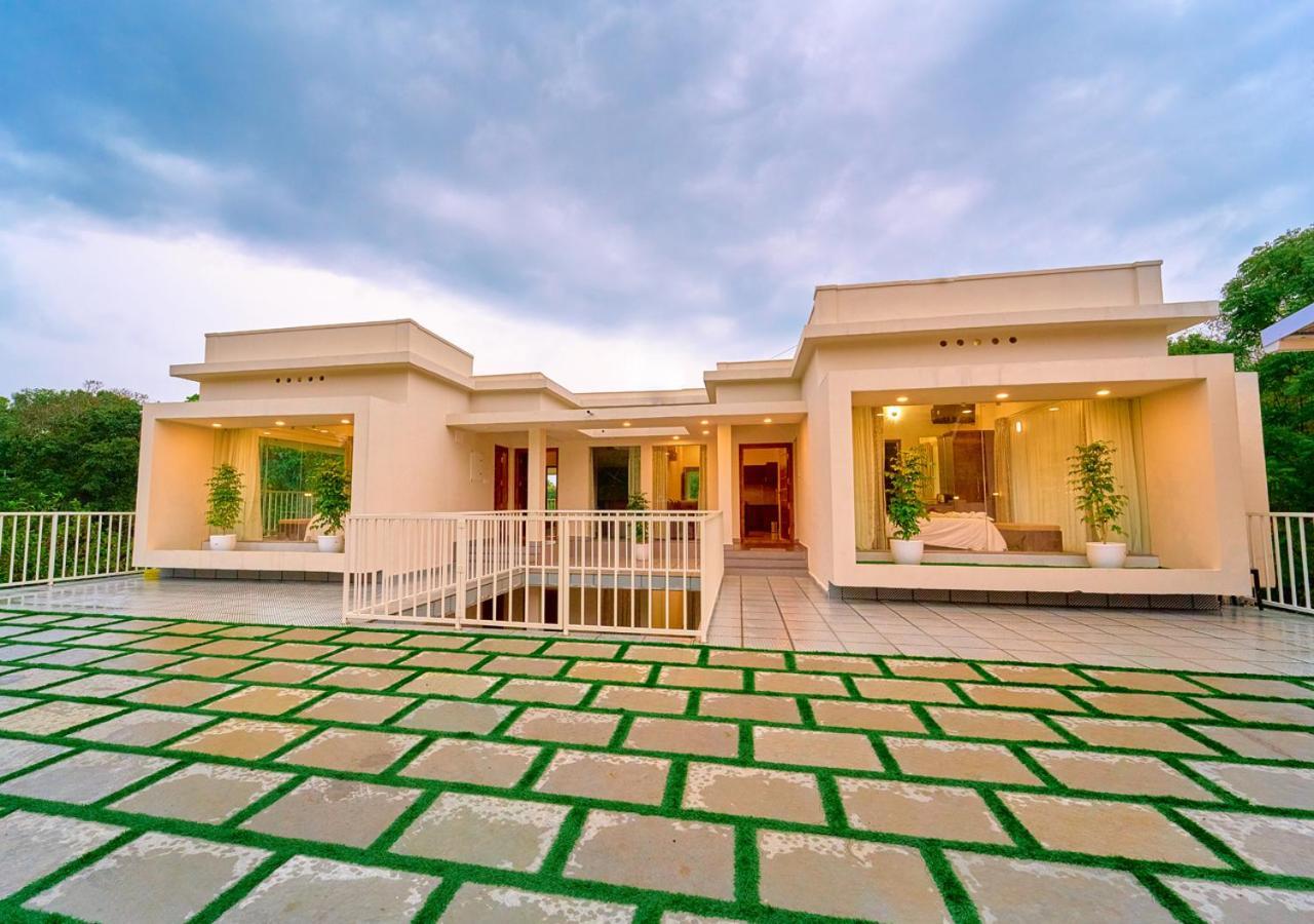 Glen Castle Vagamon Pool Resort By Voye Homes Екстер'єр фото