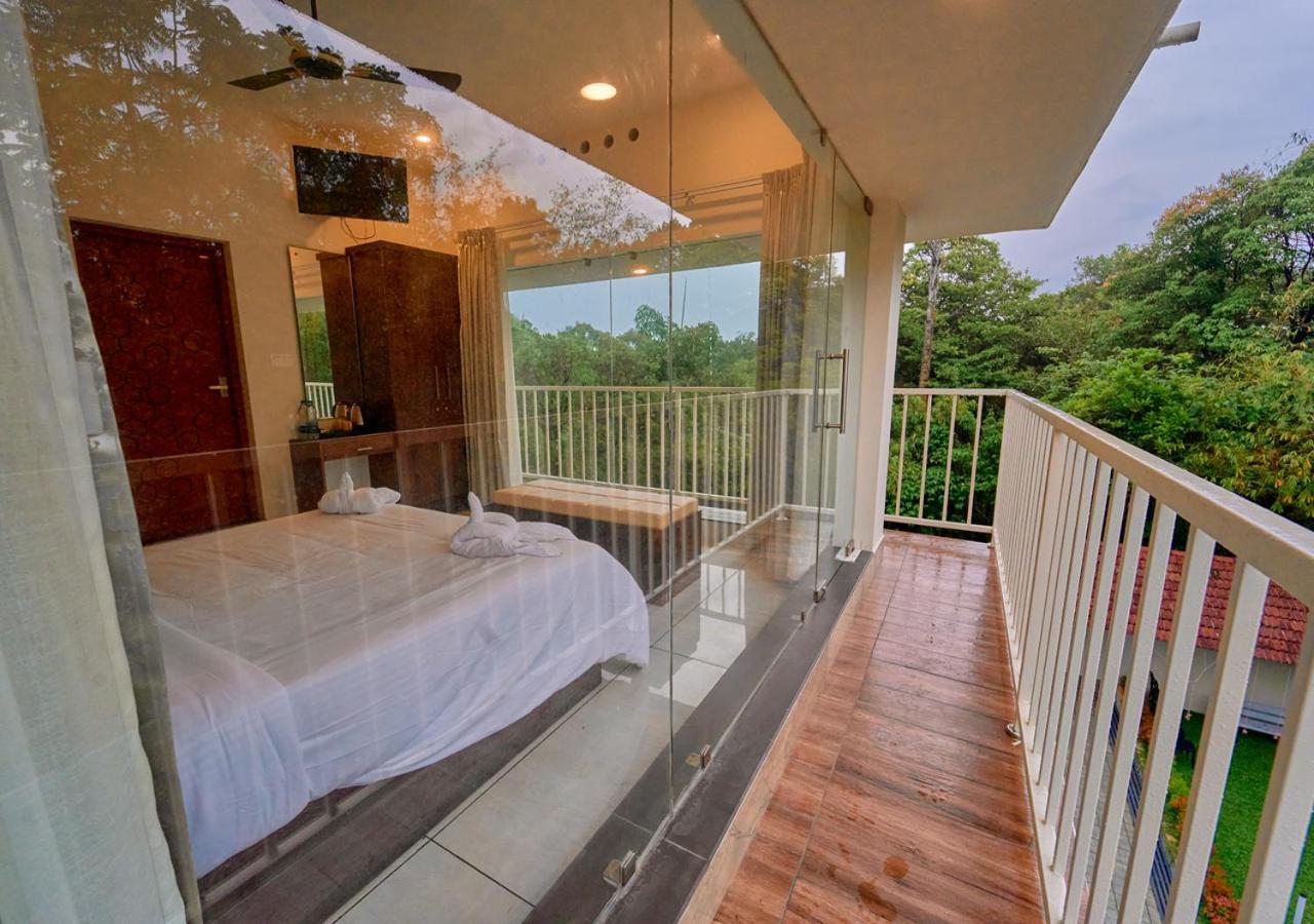 Glen Castle Vagamon Pool Resort By Voye Homes Екстер'єр фото