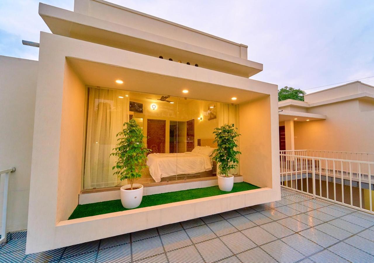Glen Castle Vagamon Pool Resort By Voye Homes Екстер'єр фото